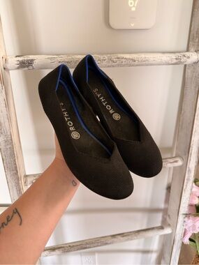 Rothy’s Womens Flats Slip Ons Shoes Size 8.5 Black Round Toe Casual Shoe EUC